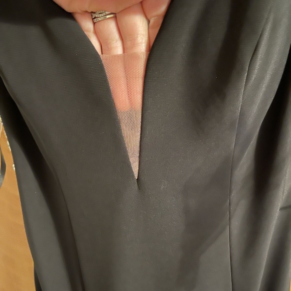 Xscape Plunge Prom Dress - Picture 9 of 10